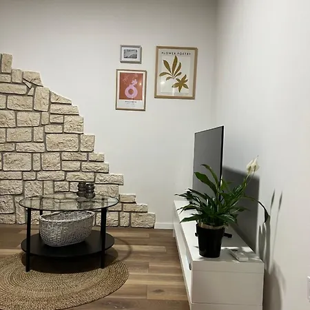 Cinderella With Free Parking Appartement Pula