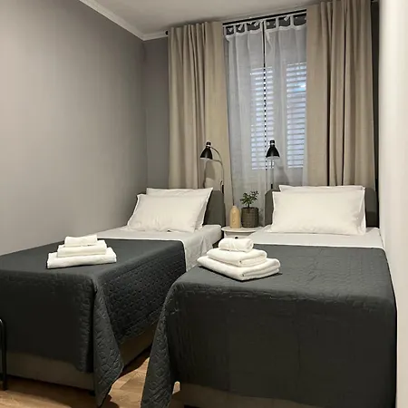 Cinderella With Free Parking Appartement Pula