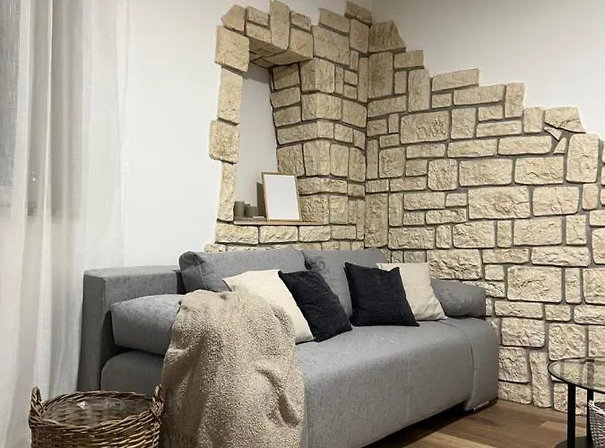 Cinderella With Free Parking * Pula