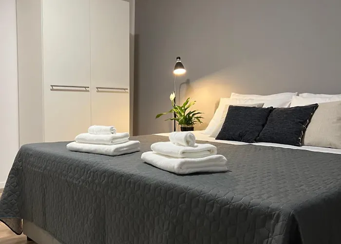 Cinderella With Free Parking Apartman